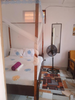 Comfy beachside condo